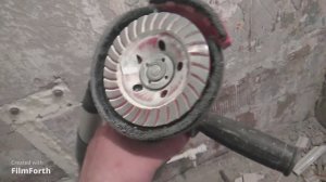 Снимаю краску со стен. Тест кожуха Диолд на болгарку из Максидома