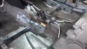 Весь пол Шкода Октавия максимально вверх под моторную перегородку оклеиваем шумо и теплоизолятором