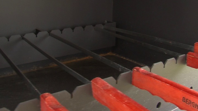 шампуры в мангальнице-пример удачного фиксирования в 8ми положениях.