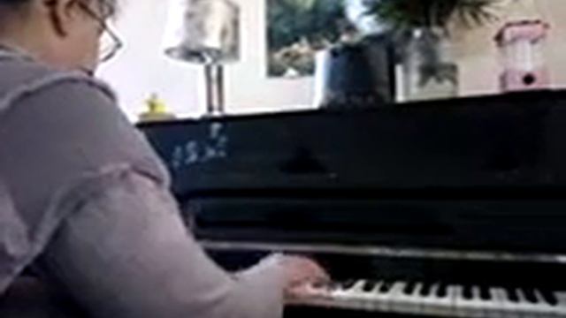 Крутая игра на пианино!!! смотреть онлайн