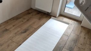 Поклейка обоев Rasch на стены в кухне