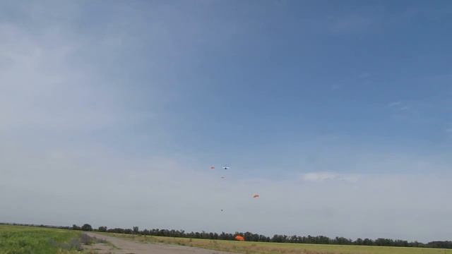 XC-2(Ил-312ЧС) сброс парашютов оранжевая десятка(II), северо западный ветер 2м/с смотреть онлайн