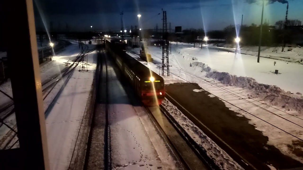 Казанское направление РЖД. Станция Воскресенск. Вечер. Прибытие и отправление ЭД4М 0201 на Москву. смотреть онлайн