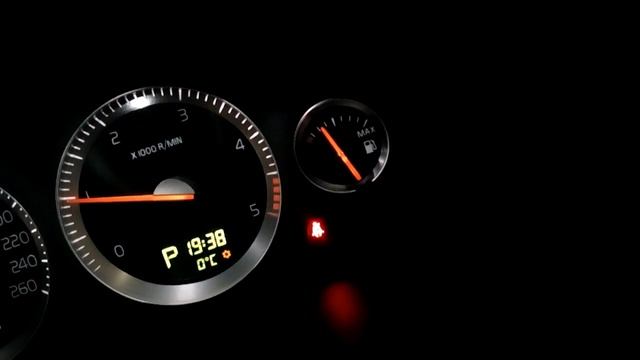 Не горит лампа давления масла при запуске XC90 D5 смотреть онлайн