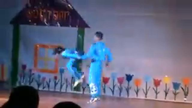 Ksyusha-12 let Olezhka -12 let klub 'Vostorg' Pavlograd turnir 'Eralash vypusk-2012'.240.mp4 смотреть онлайн