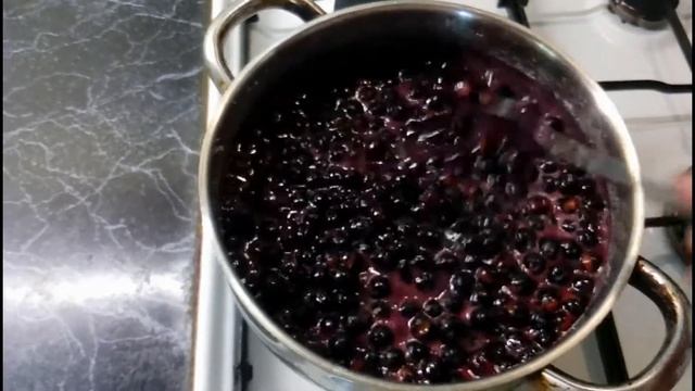 Закатываем варенье из черной смородины!!! смотреть онлайн