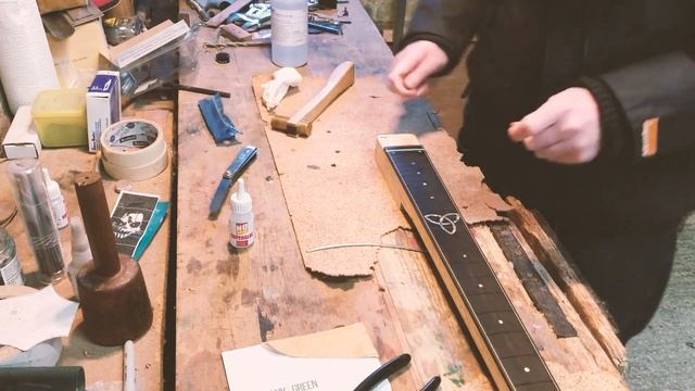 How to fret a guitar neck with binding and a compound radius смотреть онлайн