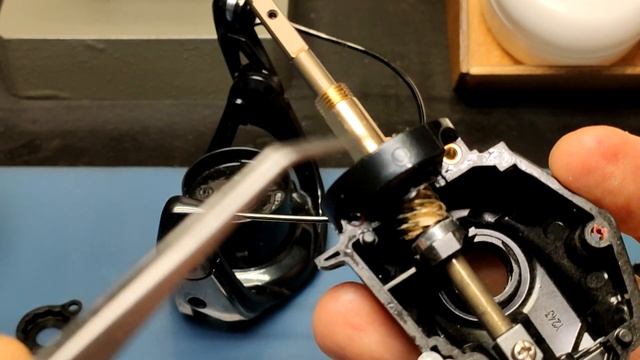 Ремонт Shimano 19 Vanquish после трофейного зацепа смотреть онлайн
