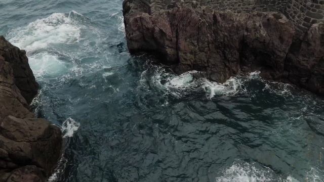 Шум волн и спокойная мелодия для твоего сна??The sound of waves and a calm melody for your sleep смотреть онлайн