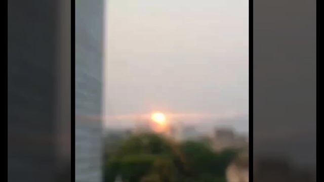 ???? ウクライナ キーウから約130キロのジトーミルの軍事訓練場で強力な爆発が発生！?? ????NATO弾薬倉庫に?神風?『ゲラニ?』が?命中しました。 смотреть онлайн