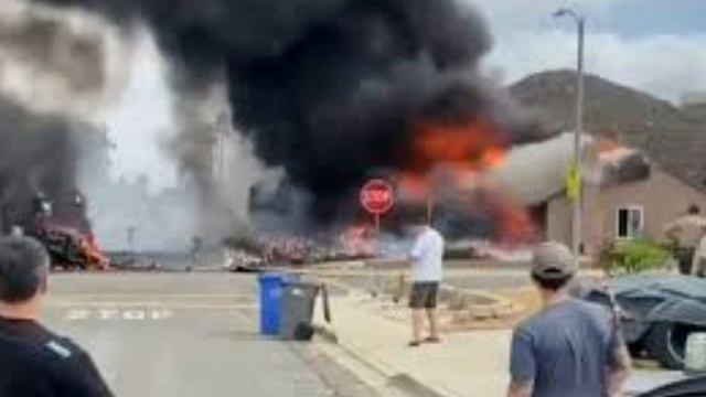 Sondakika! Uçak ŞEHİRE DÜŞTÜ: Çok sayıda hayatını kaybeden ve yaralı var смотреть онлайн