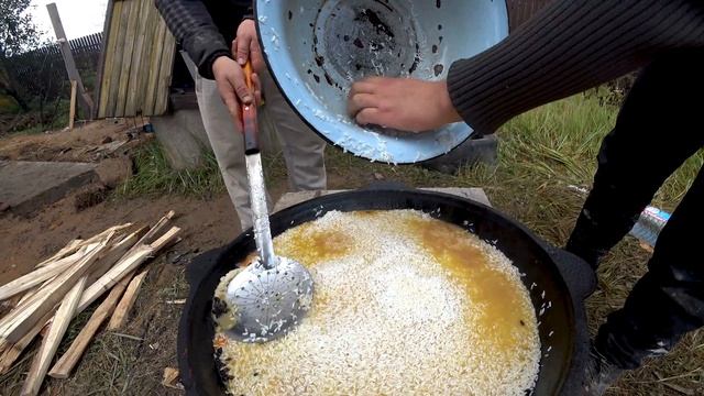Настоящий Узбекский Плов на стройке смотреть онлайн