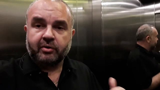 Elevator pitch.... in the elevator. смотреть онлайн