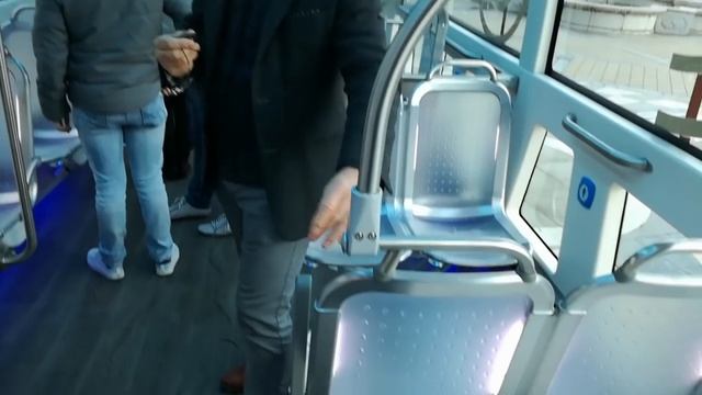 Tram'bus : visite guidée au pied de la mairie de Bayonne смотреть онлайн