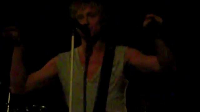 Sunrise Avenue-Jukka irritate Samu @ Rytmikorjaamo 1.12.2007 смотреть онлайн