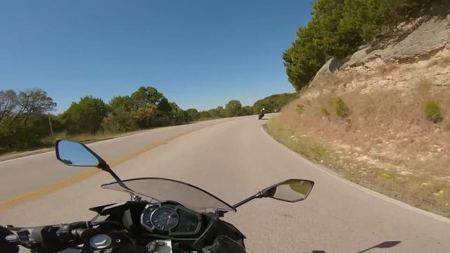 Yamaha R3 vs Kawasaki Ninja 400 - Real World Test (2019) смотреть онлайн