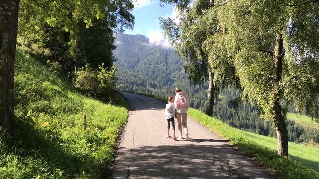 Italian Dolomites Alps - Bolzano - Tyrol - Val Di Funes - Sass Rigais Views Hotels смотреть онлайн