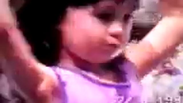 Рыбка в море живет / баба шла шла шла... смотреть онлайн