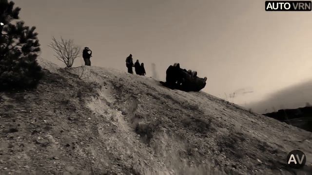 Скинули машину с горы смотреть онлайн