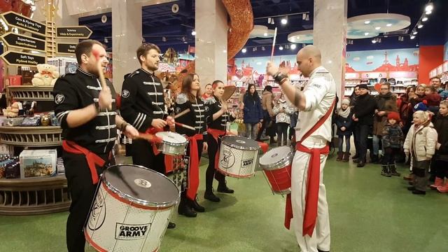 Prague 2017 / Прага 2017 / Барабани в дитячому супермаркеті смотреть онлайн