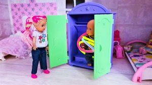 А ЧТО ЭТО У ТЕБЯ ТАМ СВЕТИТСЯ?? Катя и Макс веселая семейка смешные куклы барби Даринелка ТВ