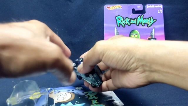 HOTWHEELS PREMIUM RICK AND MORTY - SUPER VAN & FORD TRANSIT SUPER VAN смотреть онлайн