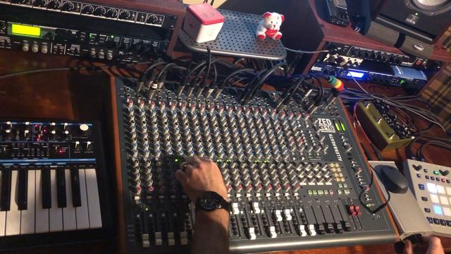 Vintage Riddim Series - Sensi Addict Riddim смотреть онлайн