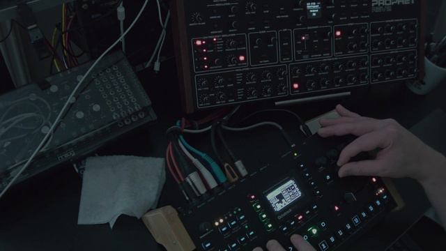 Sound Diary #02 - Prophet Rev2 + Octatrack mk2 - Tomita's Whistle-Inspired Sound Design Session. смотреть онлайн