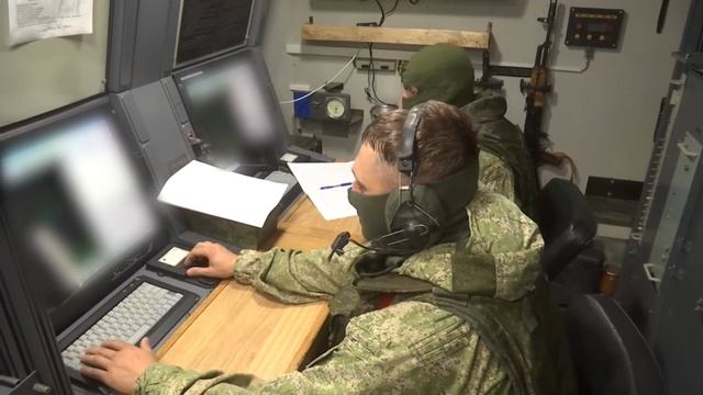 Минобороны РФ показало применение новейшего комплекса РЭБ Красуха-С4 на Украине.mp4 смотреть онлайн