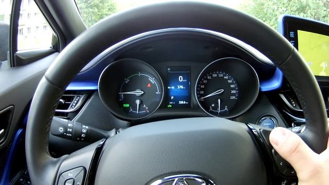 2018 Toyota C-hr Hybrid 1.8 смотреть онлайн