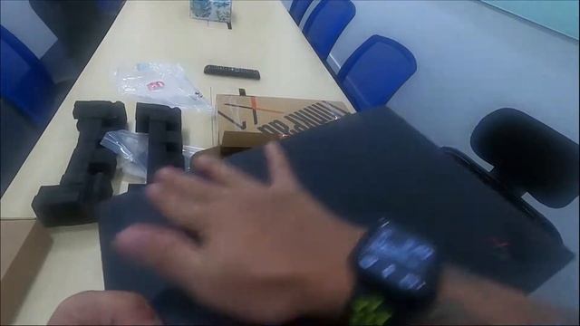 RAW UNBOXING - Lenovo Thinkpad X1 Carbon Gen 9 (Out of the Box Experience) смотреть онлайн