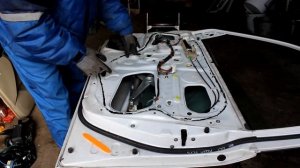 Как заменить электростеклоподъемник и стекло на Toyota Corolla  120 кузов