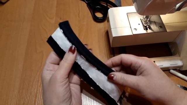 Обработка горловины декоративной подкройной обтачкой по лицевой стороне. Пошаговый мастер класс смотреть онлайн