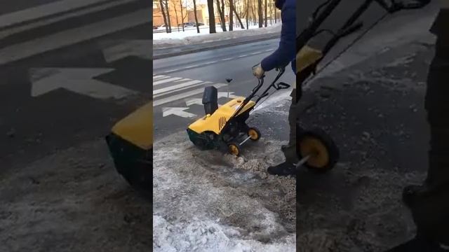 Очистка асфальта ото льда быстро и легко(1) смотреть онлайн