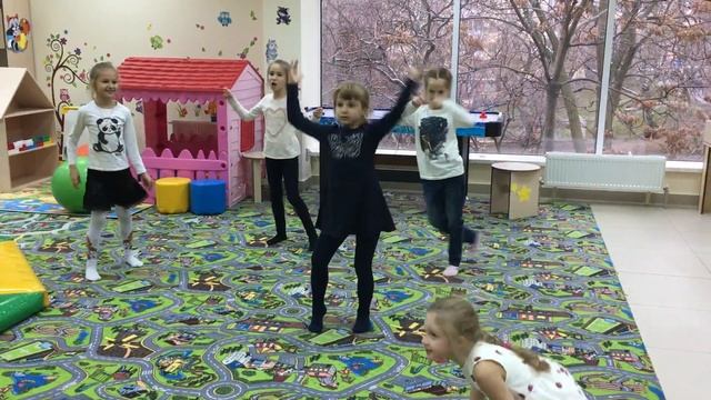 Веселые танцы в Карусели смотреть онлайн