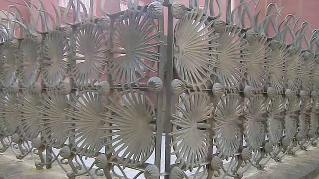 Барселона, парк Гуэль, решетка смотреть онлайн