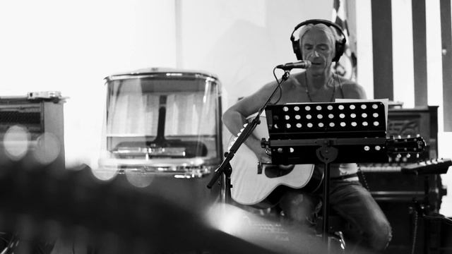 Paul Weller - The First Day смотреть онлайн
