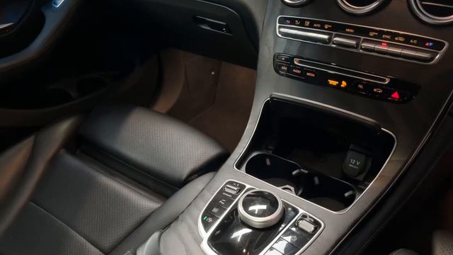 Mercedes Glc 250d auto Amg premium glass electric sunroof sport leather electric heated seats смотреть онлайн