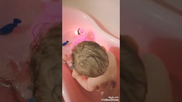 Купание новорождённого грудничка как горка стульчик ванна ванночка круг коврик матрасик орёт плачет