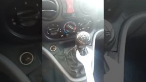 Как снять наболдажник с рычага КПП на Фиат Добло часть 1