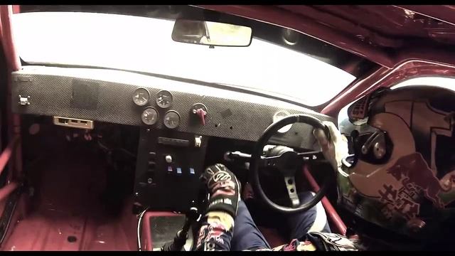 Безумный дрифт над пропастью в горах Китая смотреть онлайн