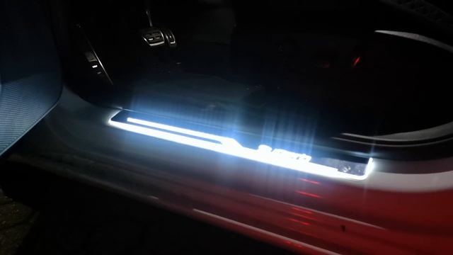 Skoda Superb 3V LED Moving Door Scuff смотреть онлайн