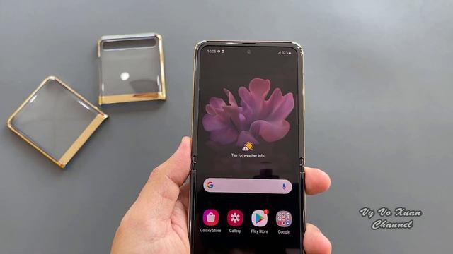 Samsung Galaxy Z Flip, Mirror Gold color unboxing смотреть онлайн