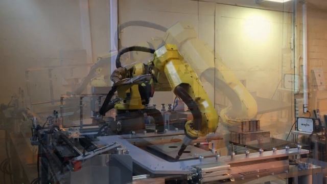 Робот FANUC.  Сварка ёмкости из нержавеющей стали источником аргоно-дуговой сварки 