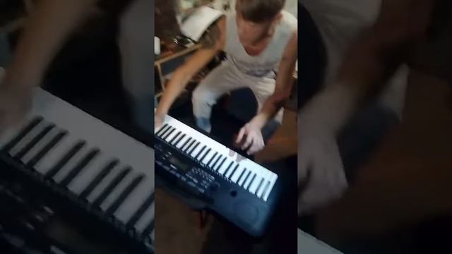 синтезатор Ямаха YAMAXA mini learning yamaha synthesizer games смотреть онлайн