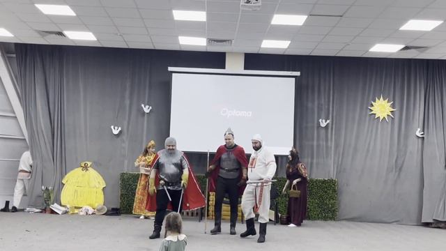 То, что стесняются показать большинство людей. Может тебе не надо это смотреть? смотреть онлайн