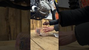 Как промыть от эмульсии двигатель мотоцикла? #эндуро #kayo #туториал #как #лайфхак #ремонт #эмульсия