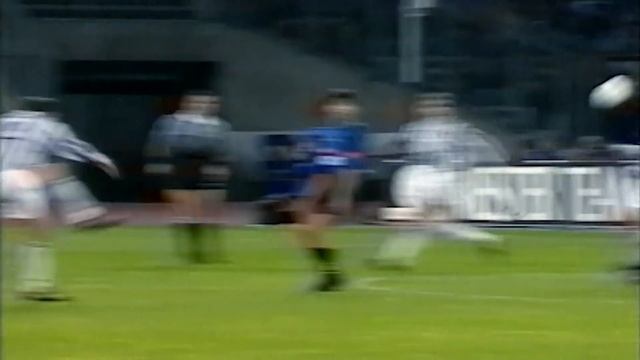 Zinedine Zidane at Juventus was a Midfield Master | Best Dribbling, Goals & Skills! смотреть онлайн