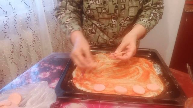 Пицца из того что было в холодильнике. смотреть онлайн