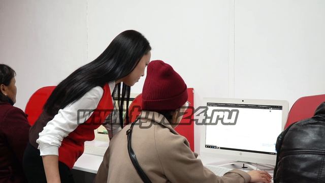 В МФЦ Кызыла появился сектор пользовательского сопровождения смотреть онлайн